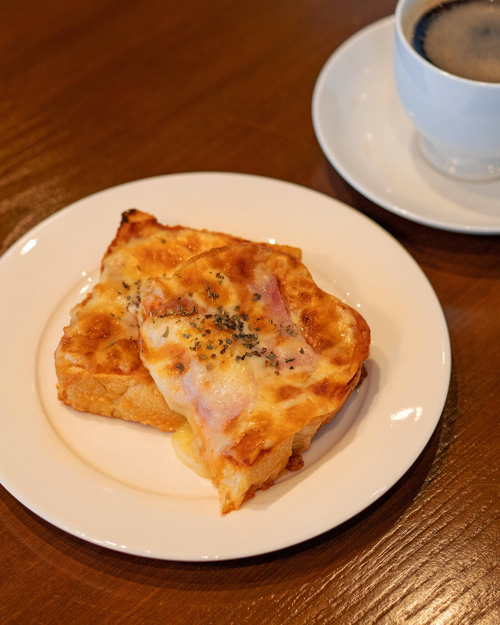 ピザトーストとホットコーヒー