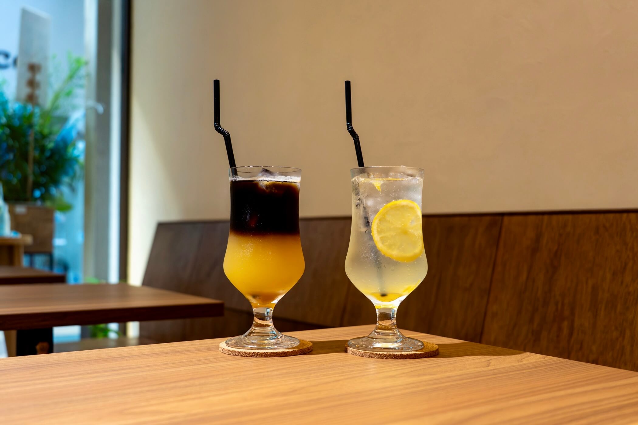 クルーズカフェキャナルのオレンジエスプレッソとはちみつレモンサイダー
